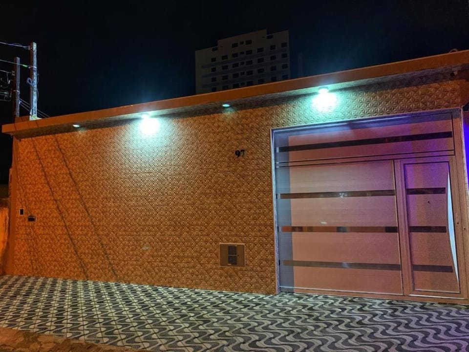 Praia diversão e lazer House in State of São Paulo