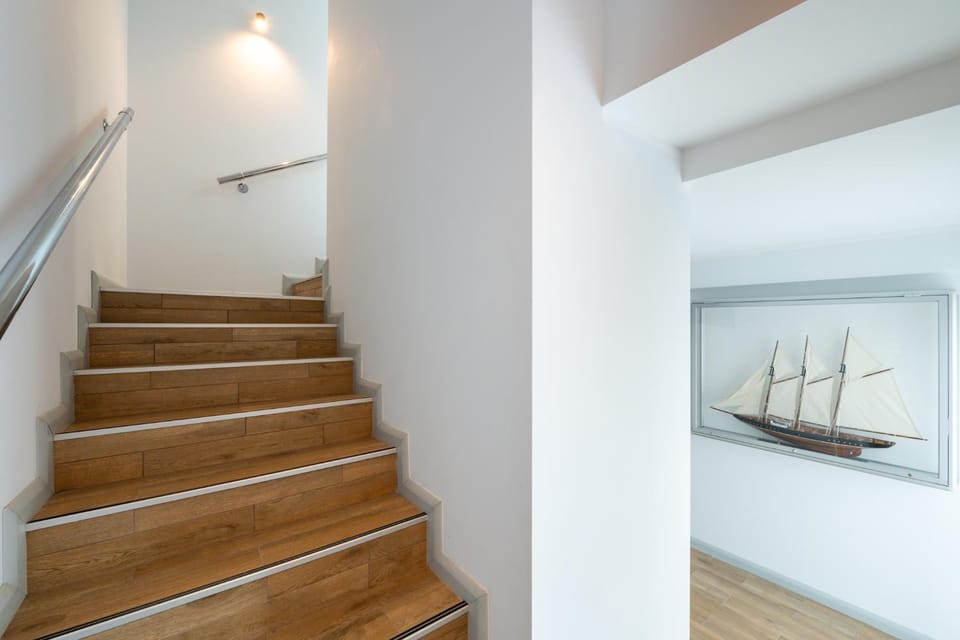 Facade/entrance, Decorative detail