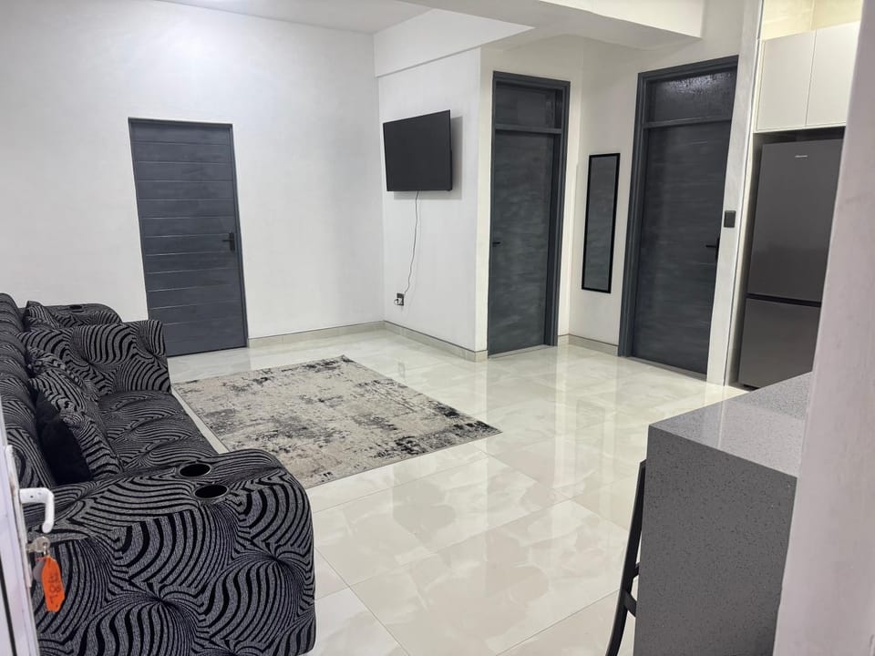 TV and multimedia, Kitchen or kitchenette, Living room, Seating area