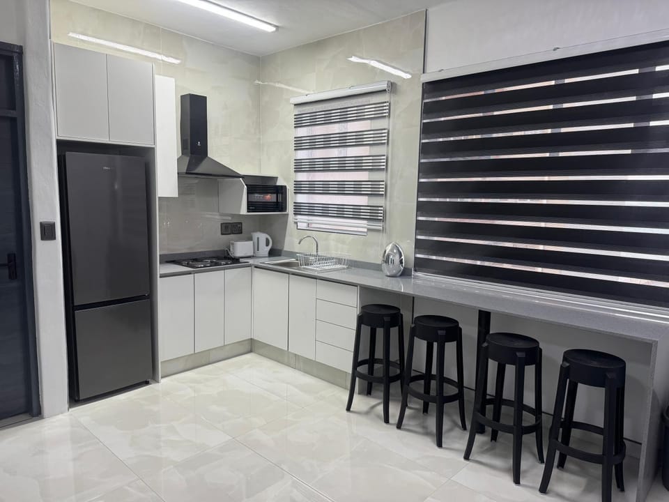 Kitchen or kitchenette, Dining area, stove