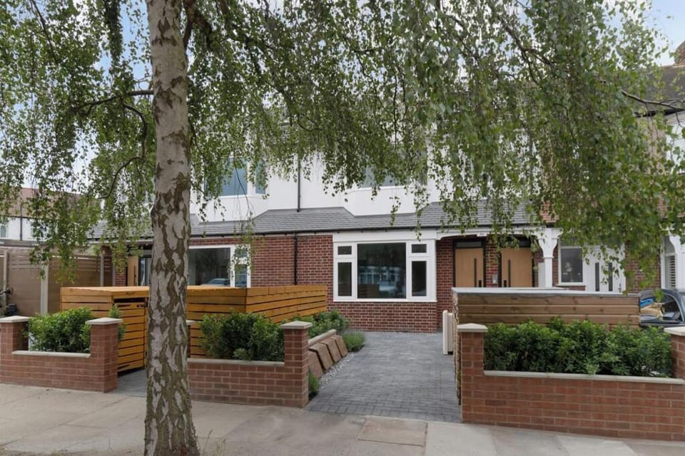 Adorable apartment with WiFi near Wimbledon Apartment in London