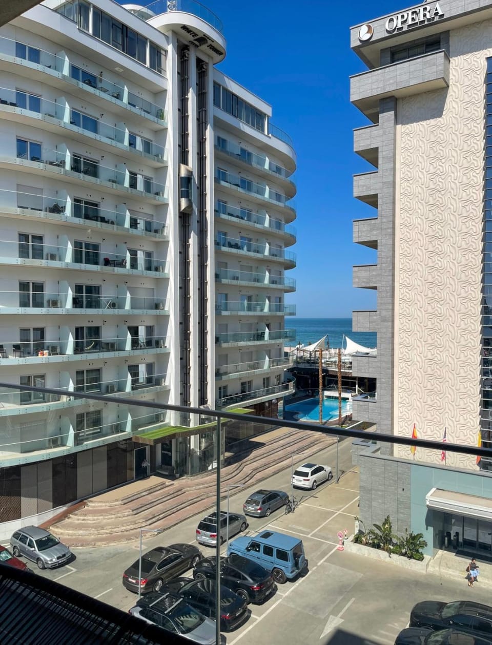Seaview Lotus Suite - Between Opera & White Tower Apartment in Constanta