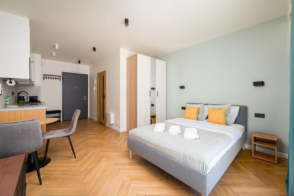 Bed, Photo of the whole room, Seating area, wardrobe