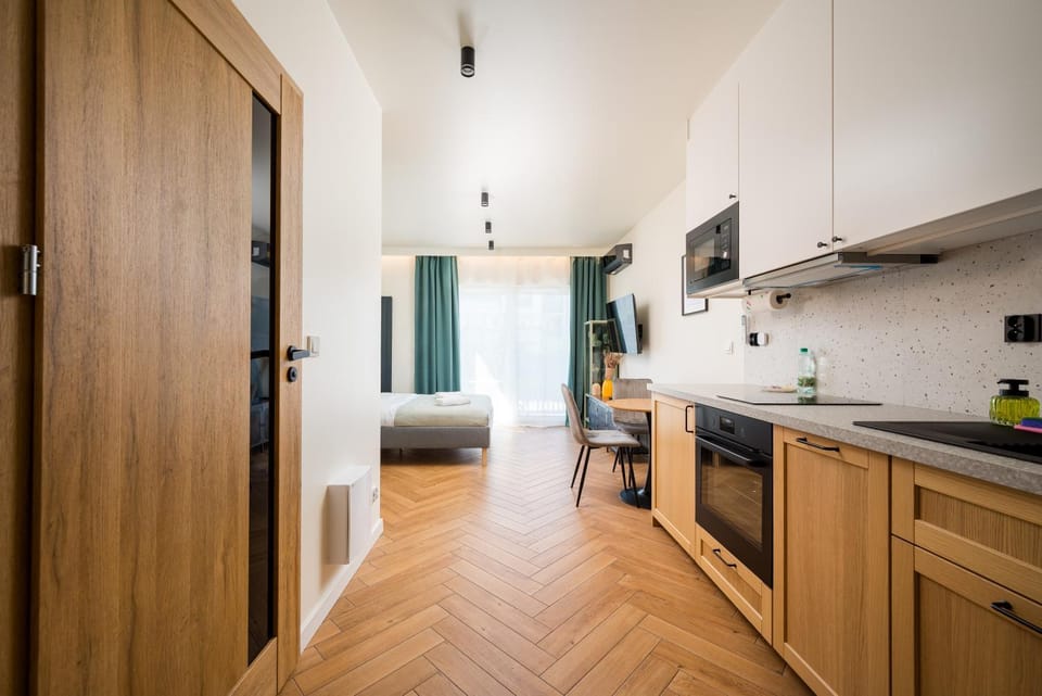 Kitchen or kitchenette, Photo of the whole room, dishwasher, microwave, oven, stove, kitchen