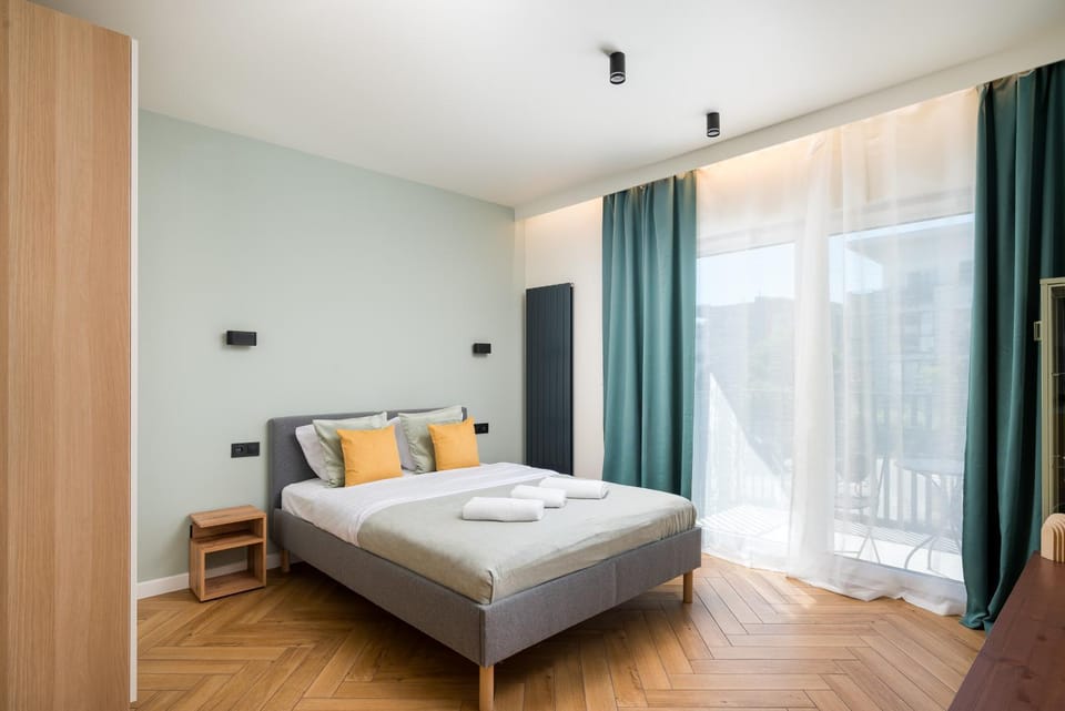 Bed, Living room, Photo of the whole room, Seating area, towels