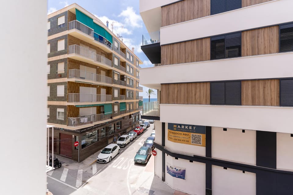 rentafive - Nuevo - Reformado - 1 min playa - A/A Apartment in Santa Pola