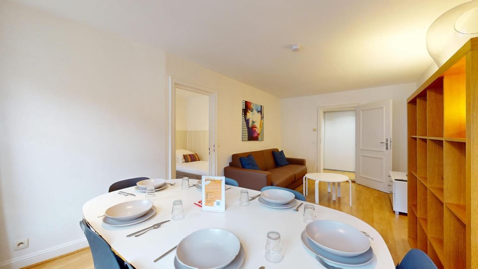 Living room, Dining area