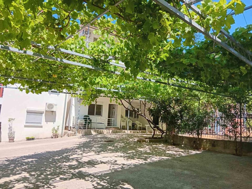Apartmani Stanojević Čanj Apartment in Montenegro