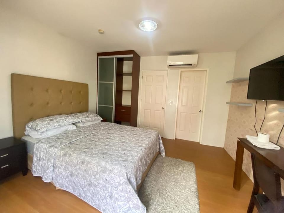 Townhouse Mellow Yellow D#220 3storey 120sqm Apartment in Batangas