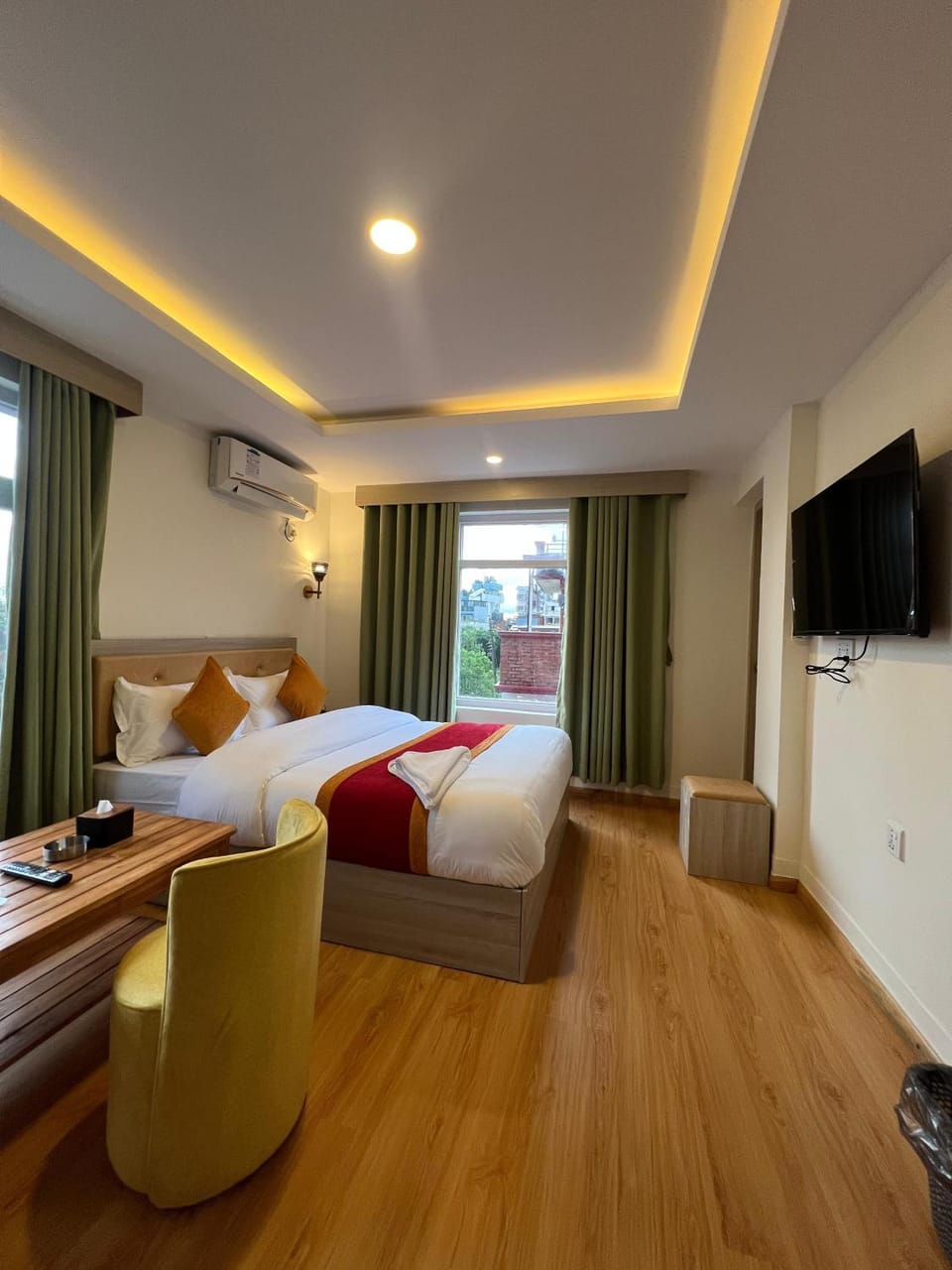Property building, Bed, TV and multimedia, air conditioner