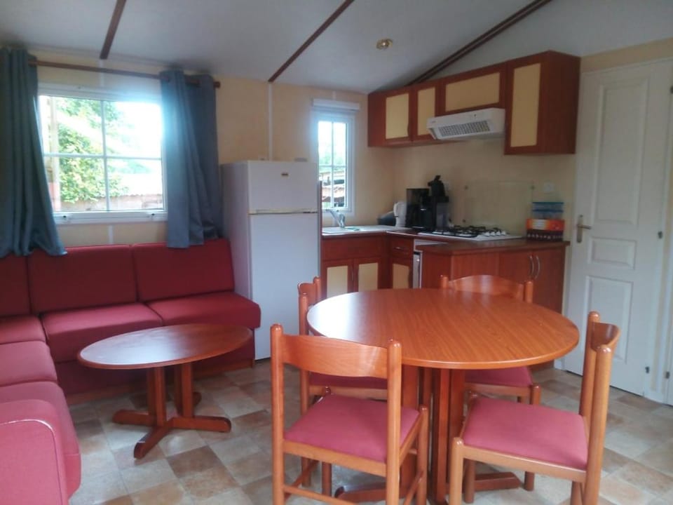 Maison Mobile MobilHome 22 route de Châtellerault 36290 Mézières en Brenne Apartment in Centre-Val de Loire