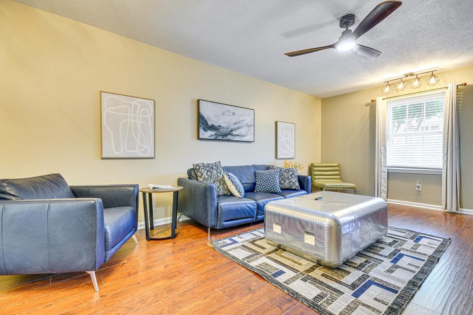 2 Mi to High Point University: Townhome w/ Patio Apartment in High Point