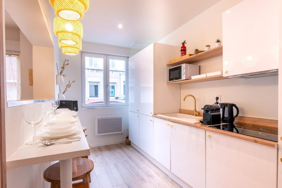 Kitchen or kitchenette, stove