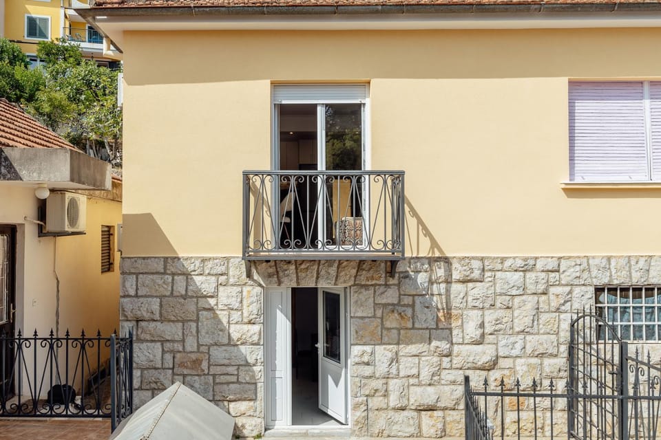 Old Town Charm - Herceg Novi Apartment in Montenegro