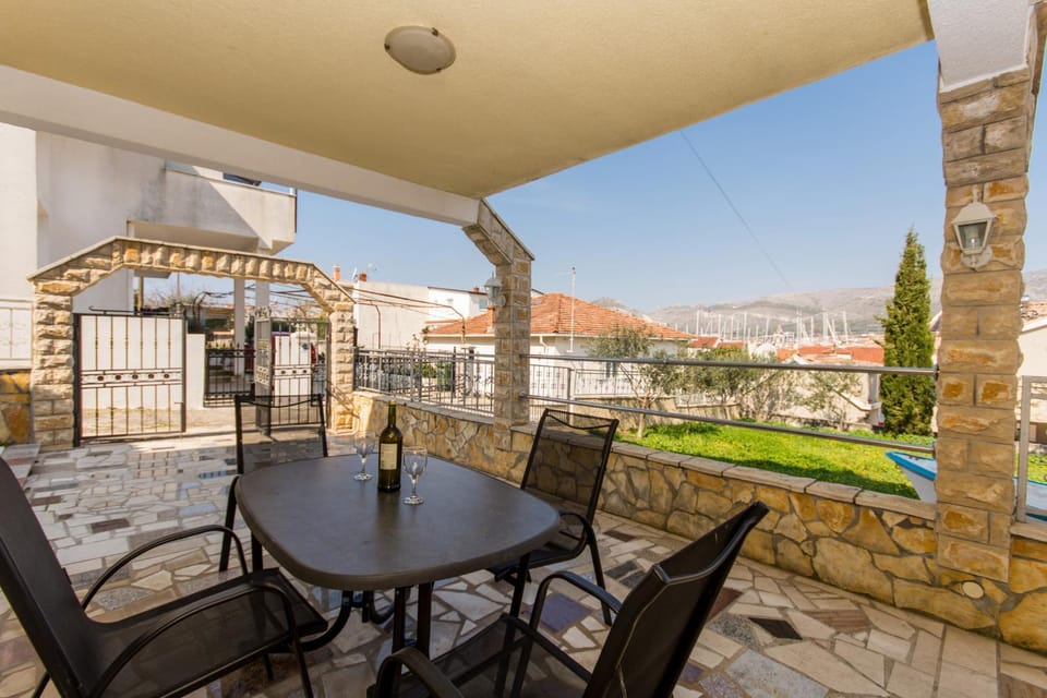 Property building, Day, View (from property/room), Balcony/Terrace