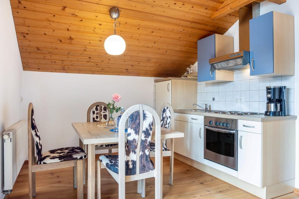 Property building, Kitchen or kitchenette, Living room