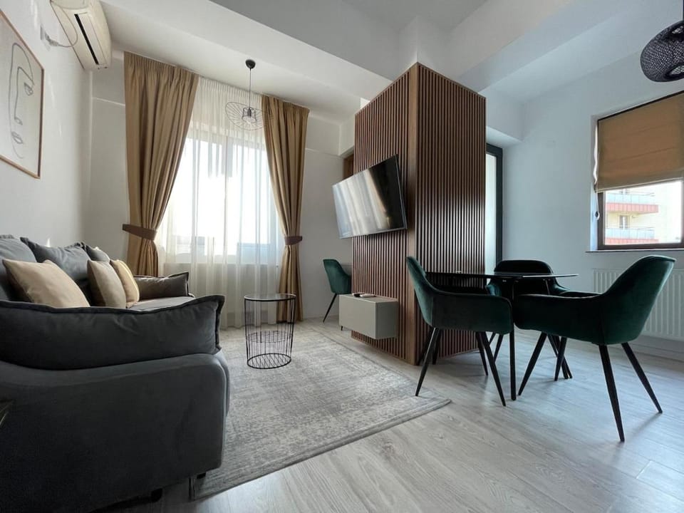 TV and multimedia, Living room, Seating area, Dining area, air conditioner