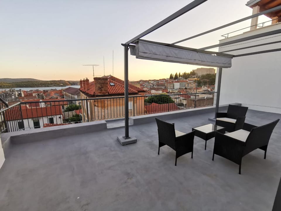 Balcony/Terrace, Balcony/Terrace, City view, Sea view