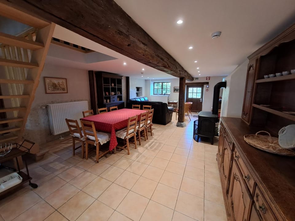 Communal lounge/ TV room, Living room, Seating area, Dining area