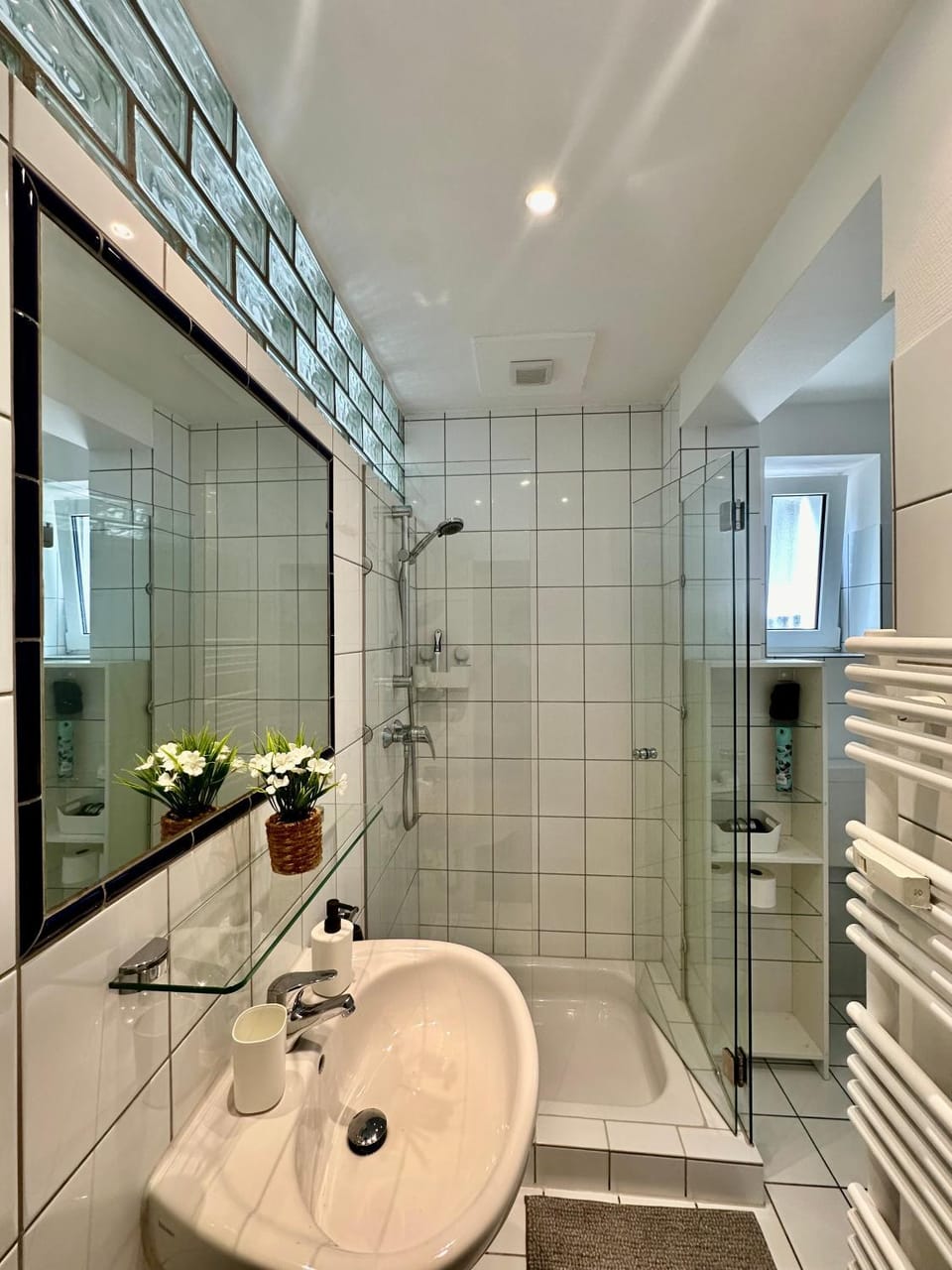 Shower, Bathroom, towels