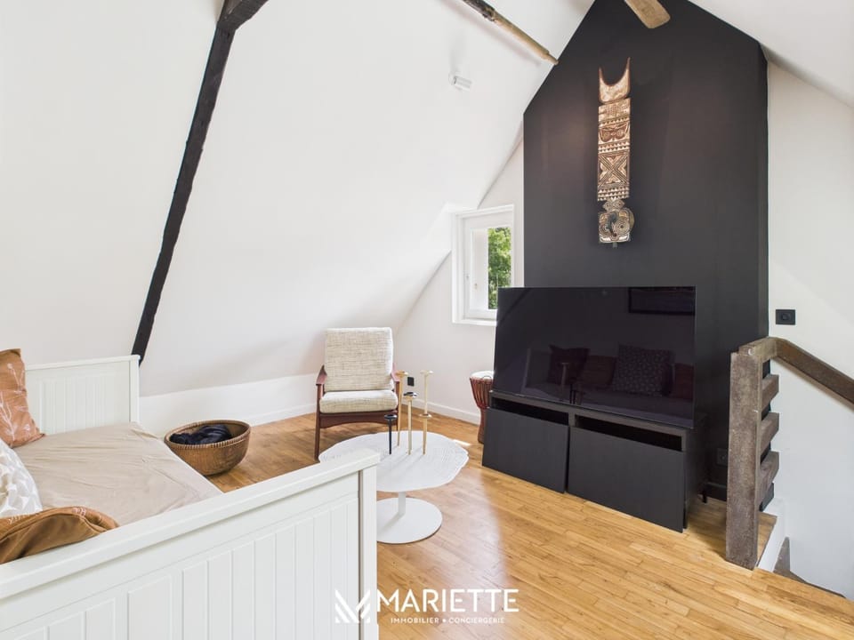 Communal lounge/ TV room, Living room