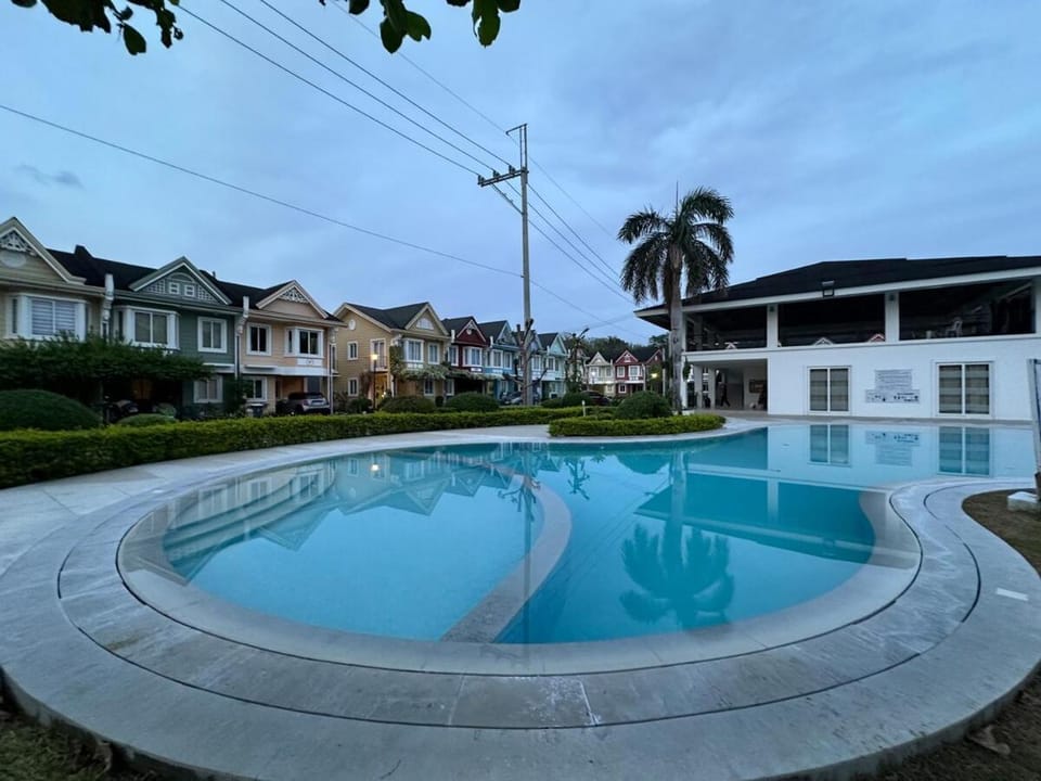 Pontefino Prime Townhouse Vibrant Blue 2-storey Apartment in Batangas