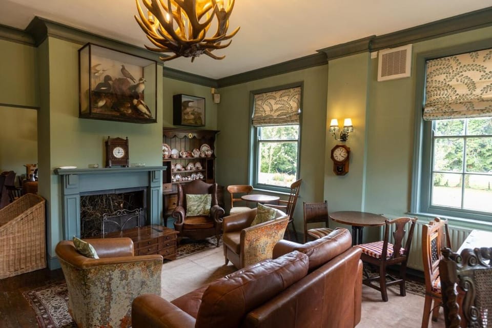 The Manners Sleeps 20 Private Bar Dining House in South Kesteven District
