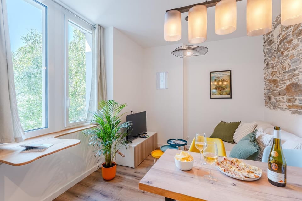 Living room, Food and drinks