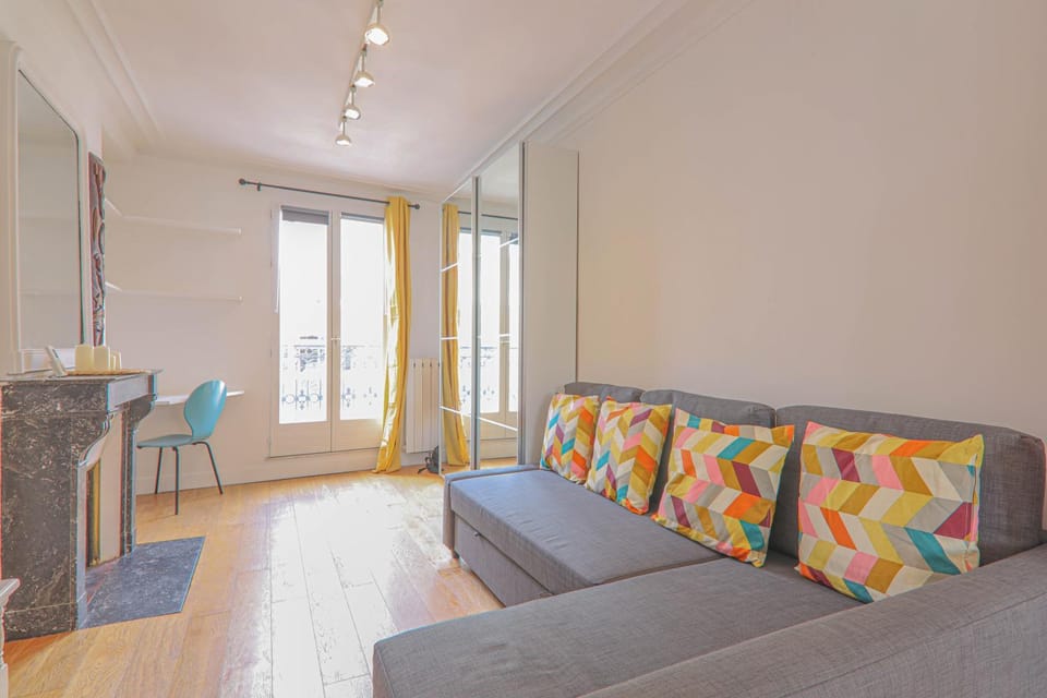 Bed, Living room, Seating area