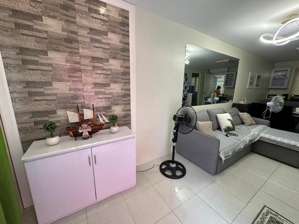 Pontefino Townhouse Comfy Pink 0412 two-storey Apartment in Batangas