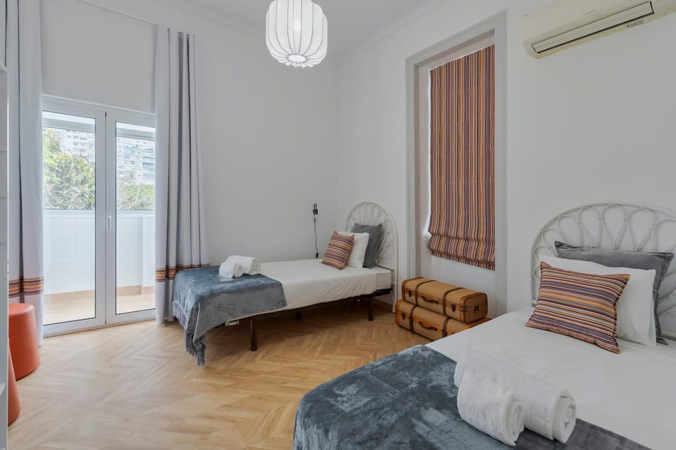Bed, Photo of the whole room, Bedroom, towels, air conditioner