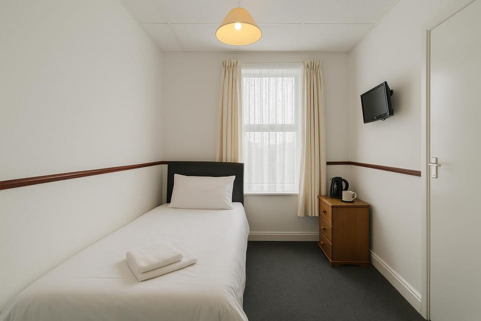 Bedroom, towels