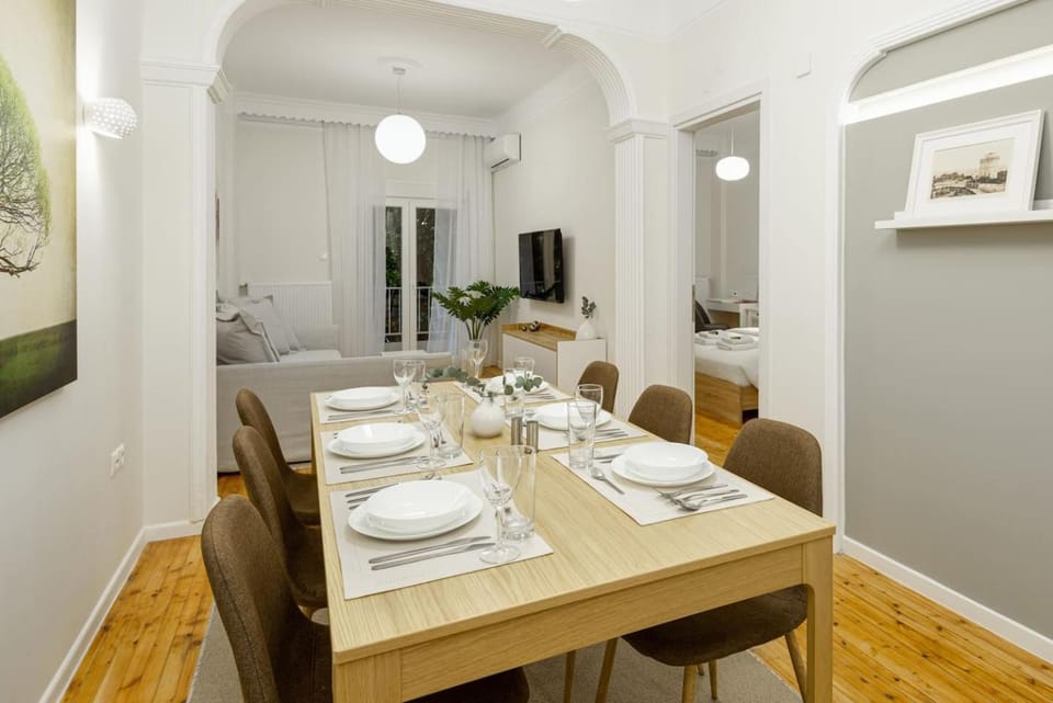 TV and multimedia, Living room, Dining area