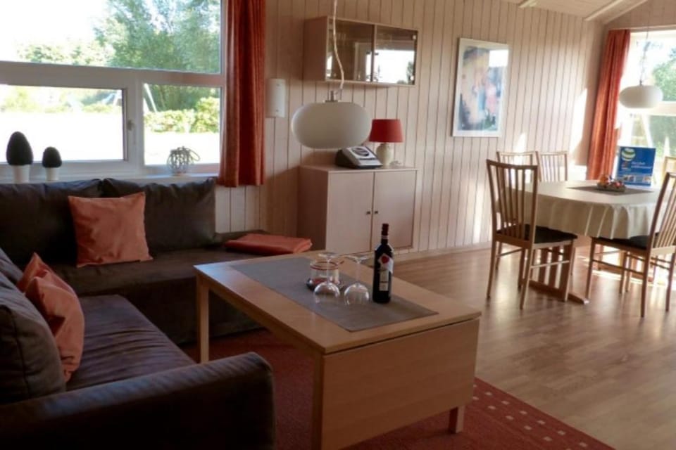 6 Personen kinderfreundliches Ferienhaus mit Sauna, Whirlpool und Kaminofen in Otterndorf House in Otterndorf