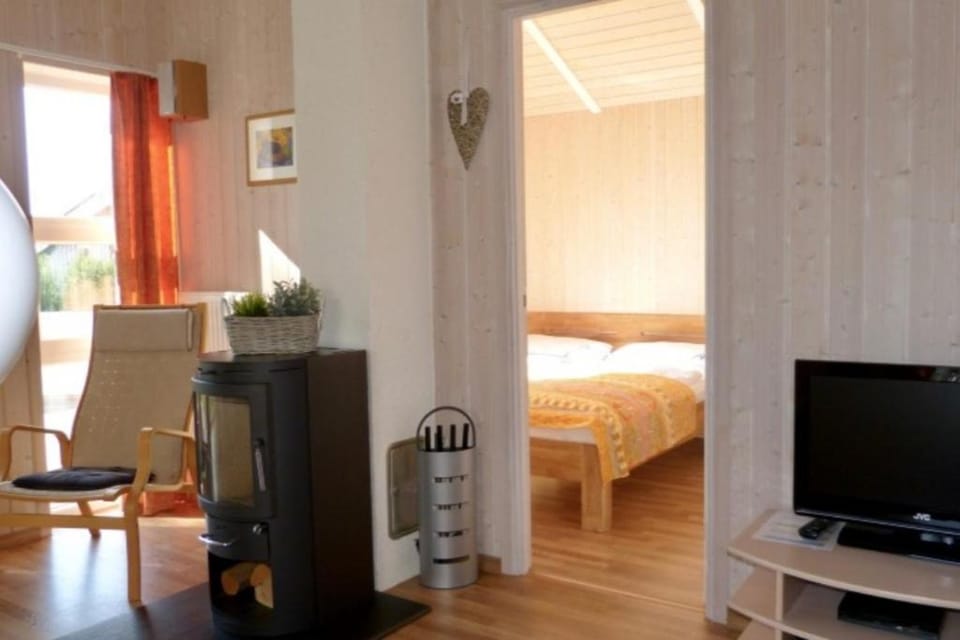 6 Personen kinderfreundliches Ferienhaus mit Sauna, Whirlpool und Kaminofen in Otterndorf House in Otterndorf