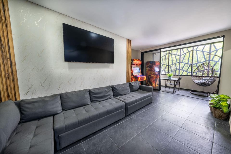 Game Room, TV and multimedia, Living room