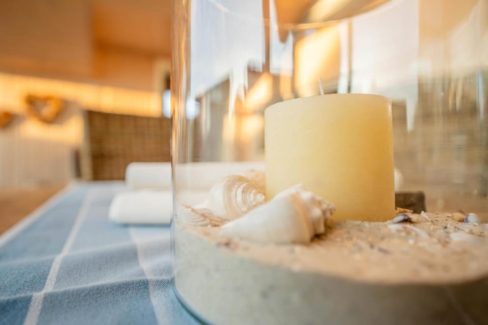 Kinderfreundliches 5 Personen Wellnessferienhaus Treibholz mit zwei Duschen und Toiletten, Sauna, Whirlpool, Kaminofen, Wintergarten und Kanu in Otterndorf House in Otterndorf