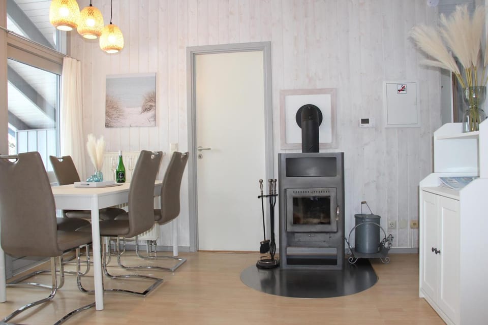 5 Personen Ferienhaus mit Sauna, Kanu und herrlichem Seeblick in Otterndorf House in Otterndorf