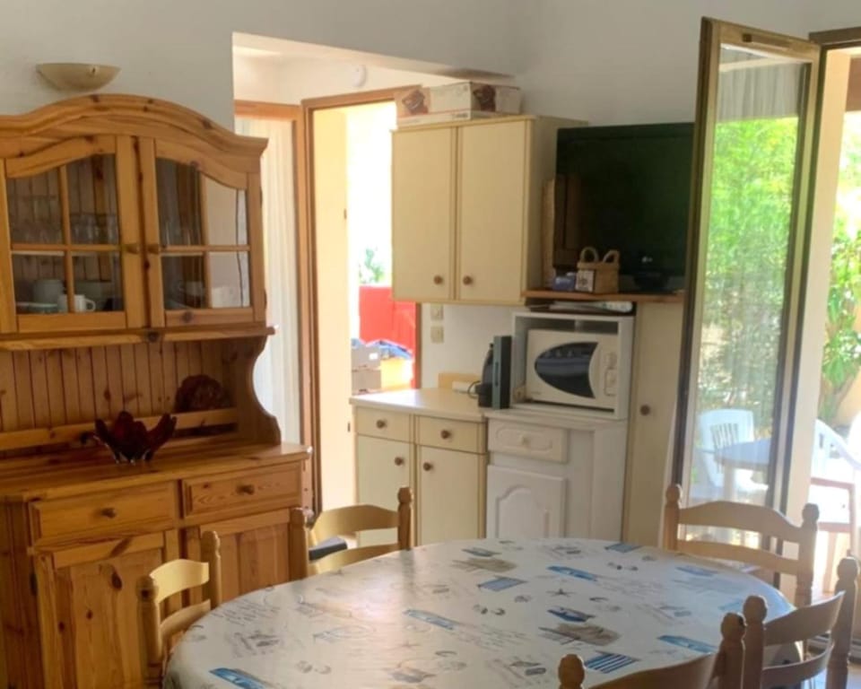 Beautiful house for 5 with swimming pool House in Le Barcarès