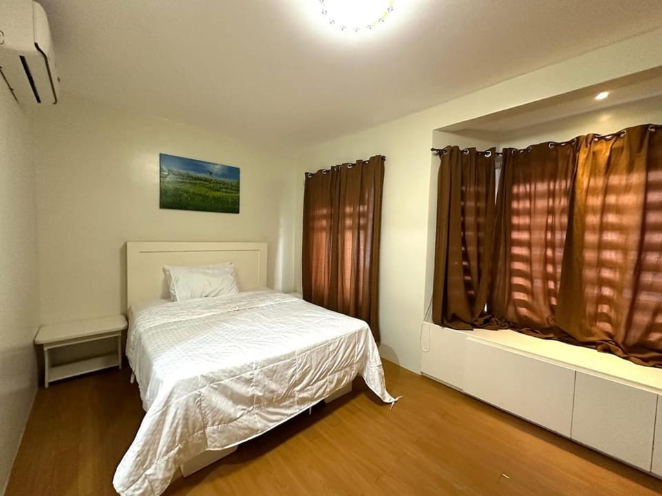 Pontefino Prime Townhouse Lemon 2-Storey Apartment in Batangas