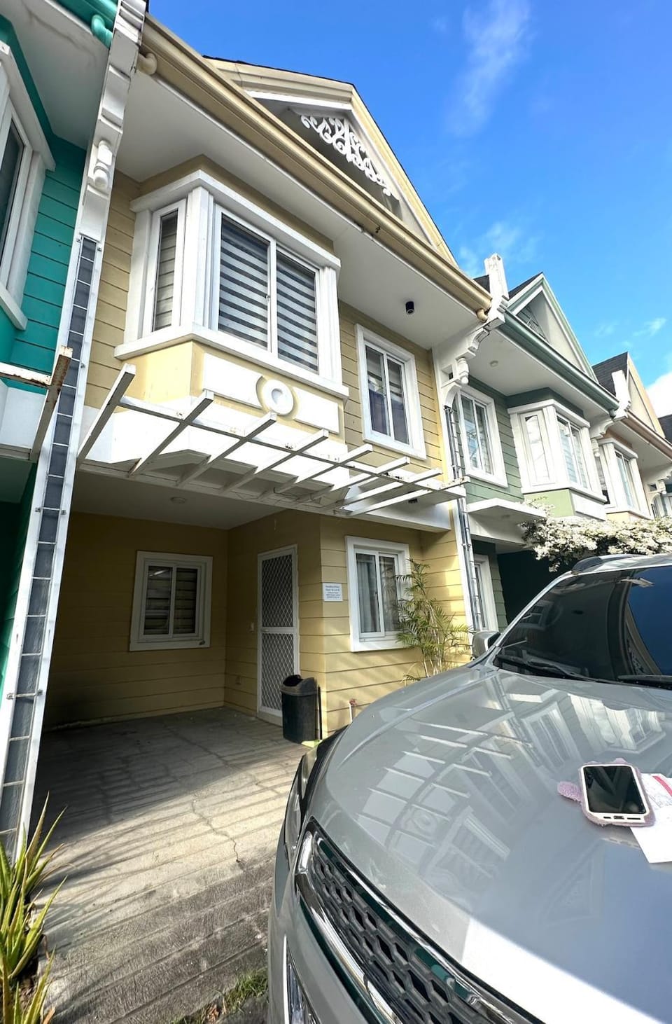 Pontefino Prime Townhouse Lemon 2-Storey Apartment in Batangas
