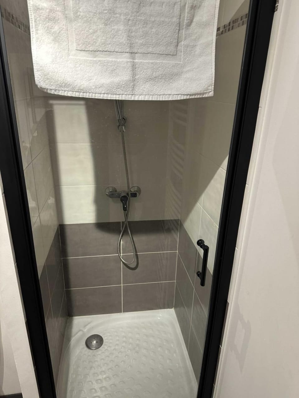 Functional and well located studio close to metro and shops Apartment in Lyon