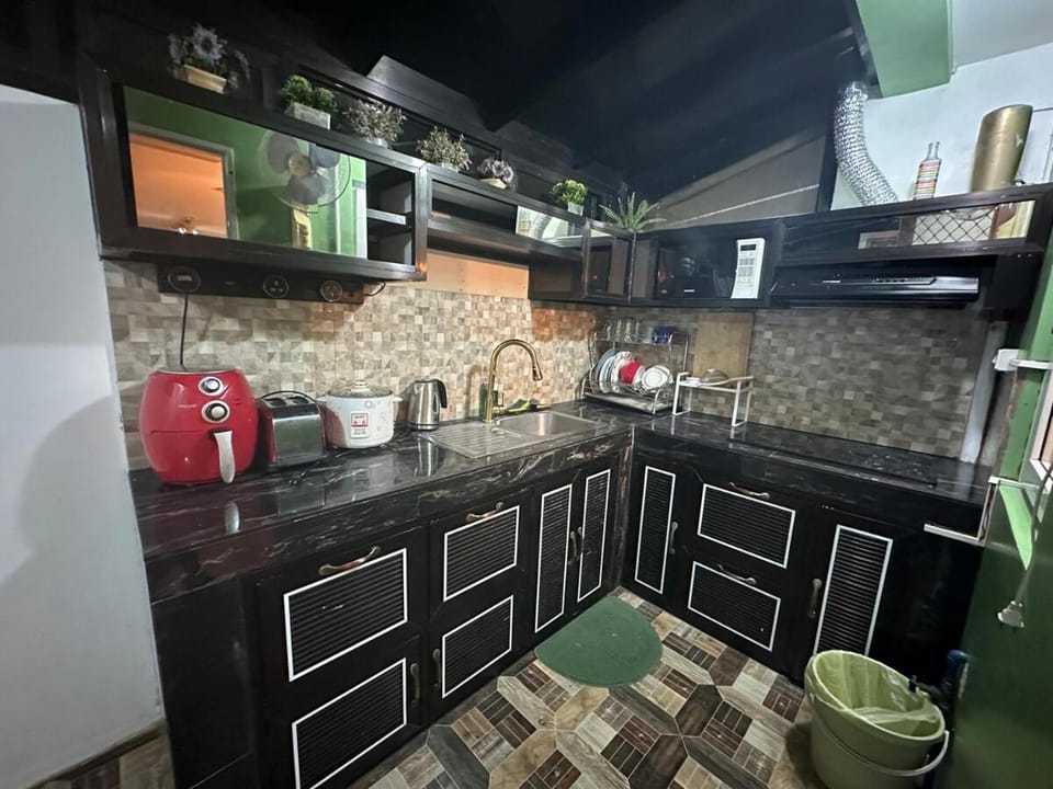 Pontefino Prime Townhouse Cozy Green 2-storey Apartment in Batangas