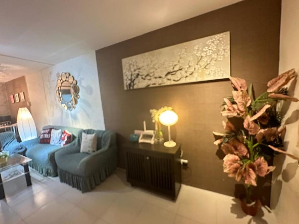 Pontefino Prime Townhouse Cozy Green 2-storey Apartment in Batangas