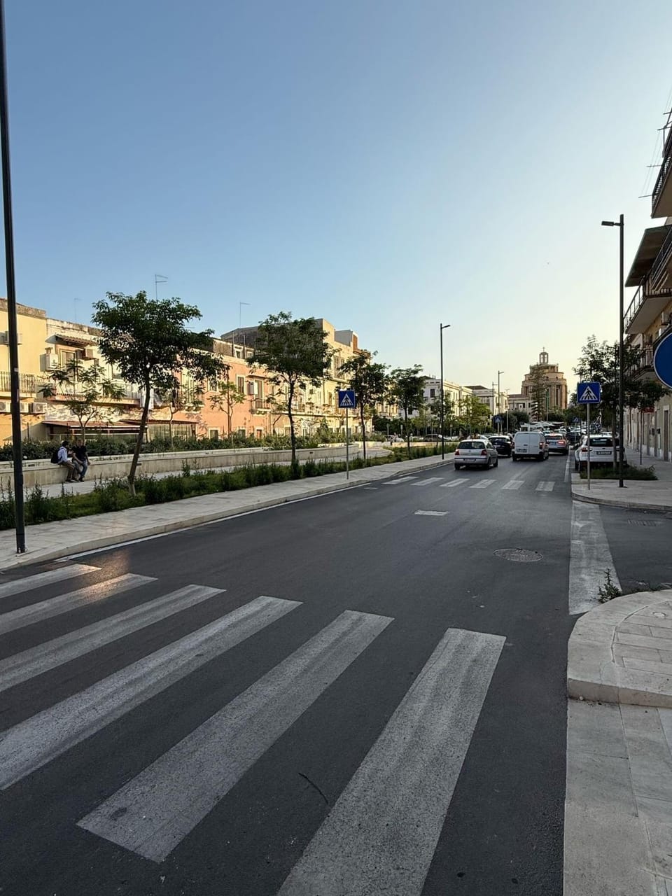 Neighbourhood, Street view
