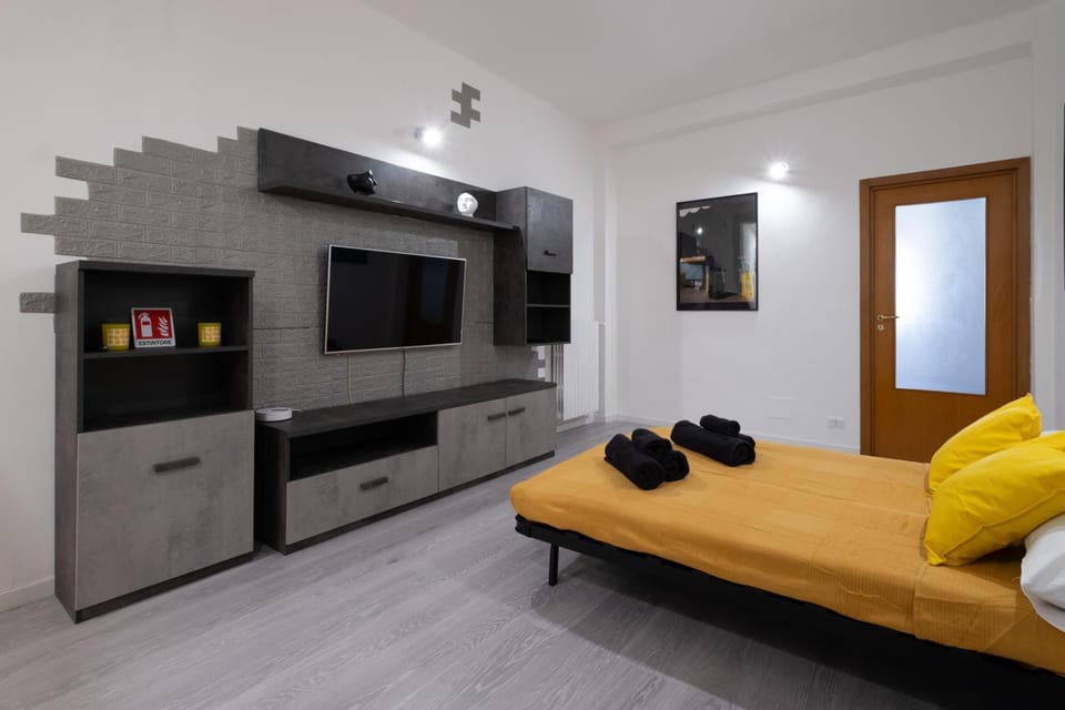 Bed, Living room