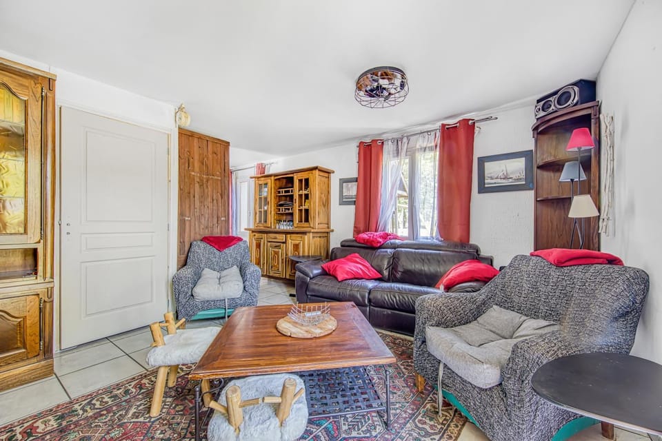 Property building, Living room