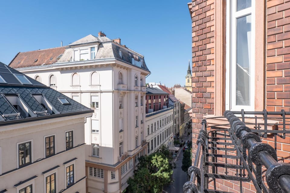 Day, View (from property/room), Balcony/Terrace, City view