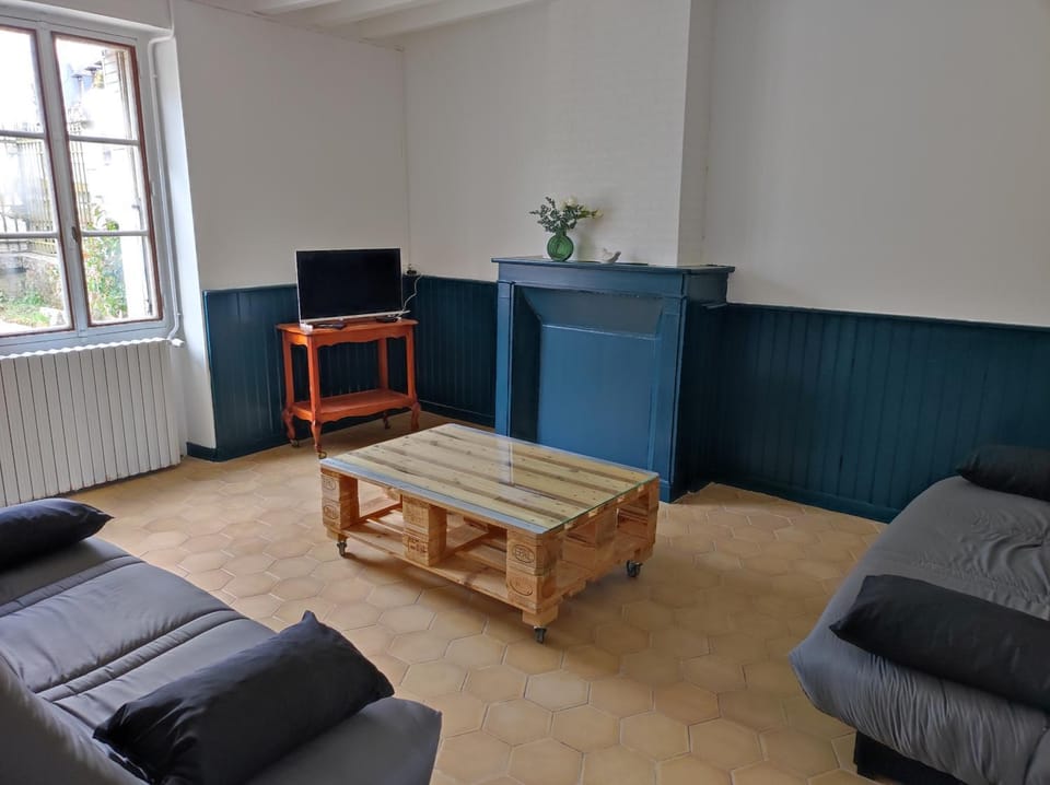 Communal lounge/ TV room, Living room