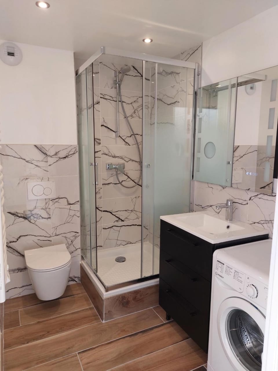 Shower, Toilet, Bathroom, washing machine